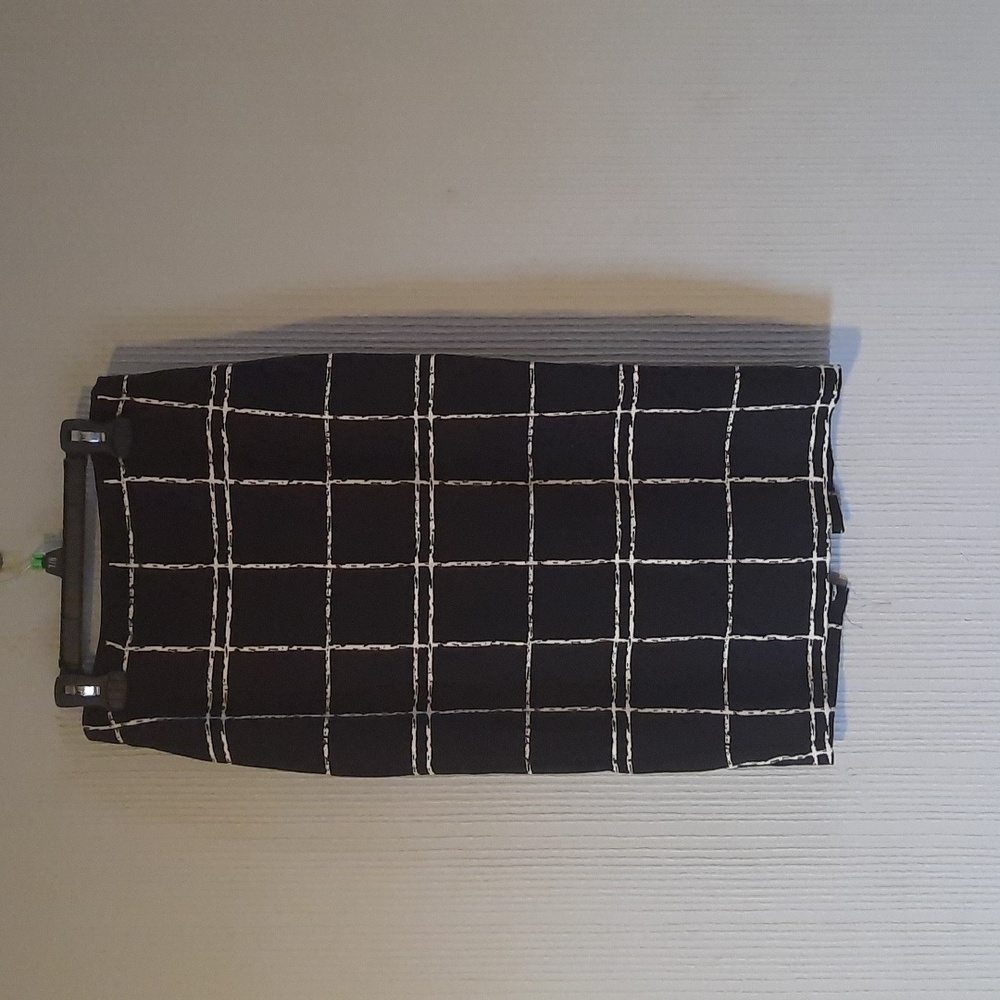 Black with White lines, Express Pencil Skirt, Size 0